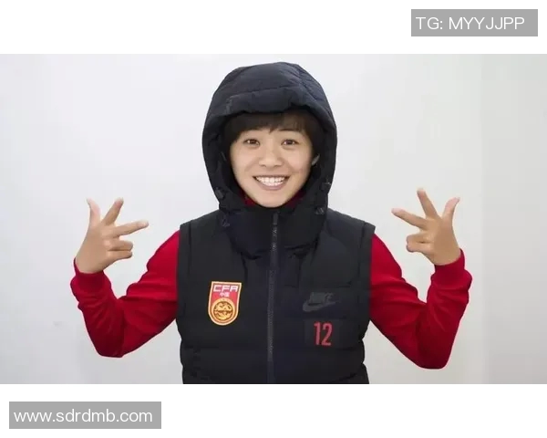 足球明星短发造型女款图片展示时尚与运动的完美结合